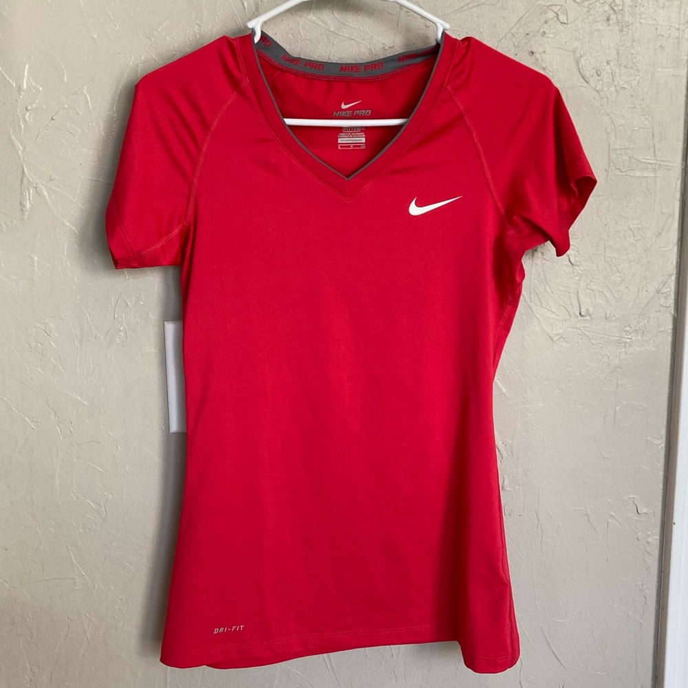 Nike Dri Fit Fitted Women's Tee
